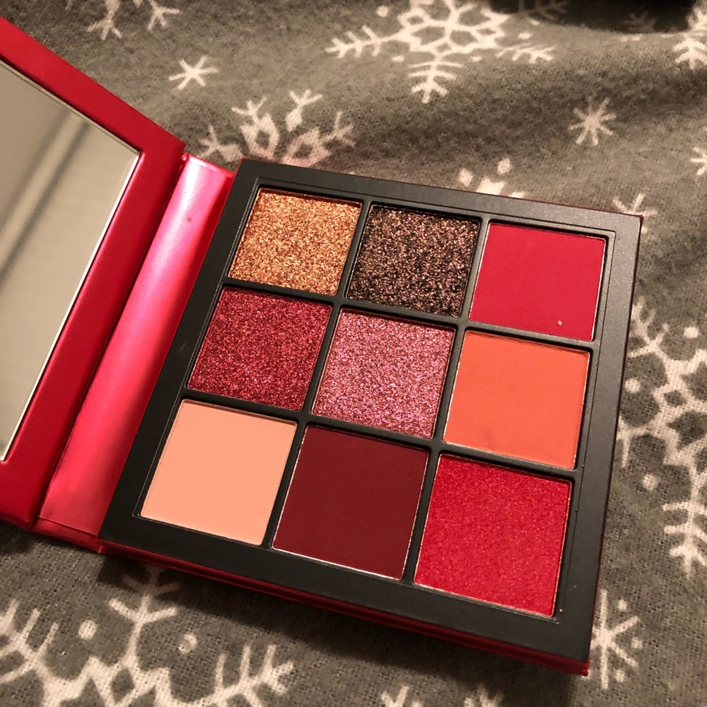 Huda Beauty Ruby Obssesions Palette